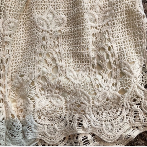• 2/$10 • Forever 21 Cream Lace Shorts - Picture 4 of 5